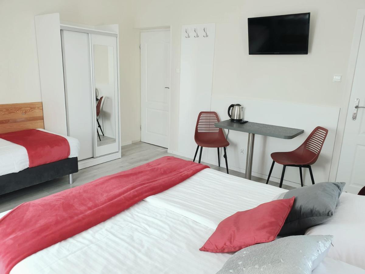 Solar Bed & Breakfast Karwia Bagian luar foto