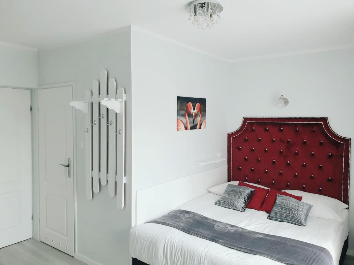 Solar Bed & Breakfast Karwia Bagian luar foto