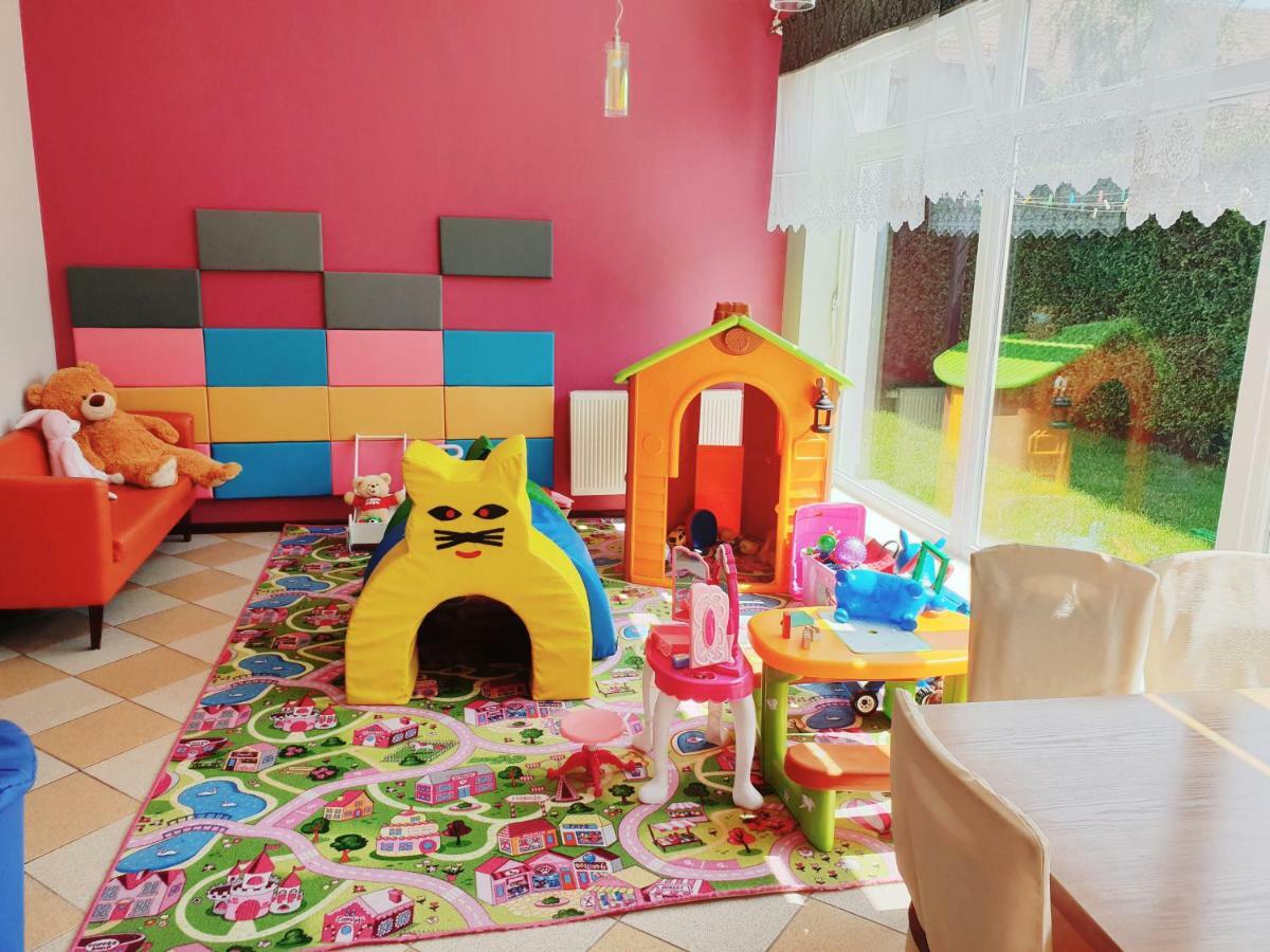 Solar Bed & Breakfast Karwia Bagian luar foto